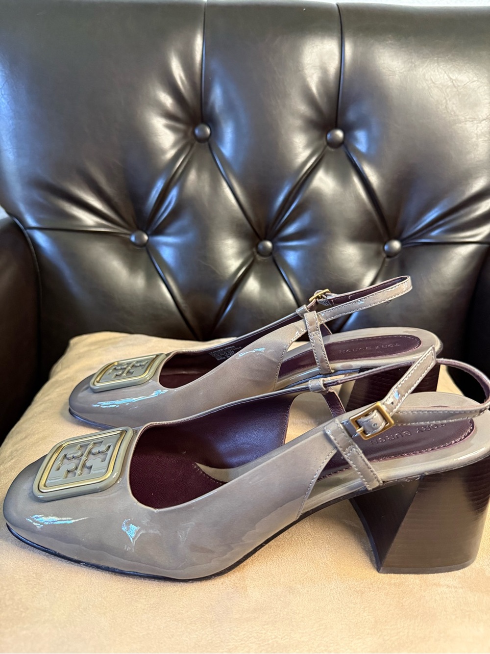 Tory Burch Taupe Patent Leather Slingback Heels with Gold Logo - Picture 3 of 15